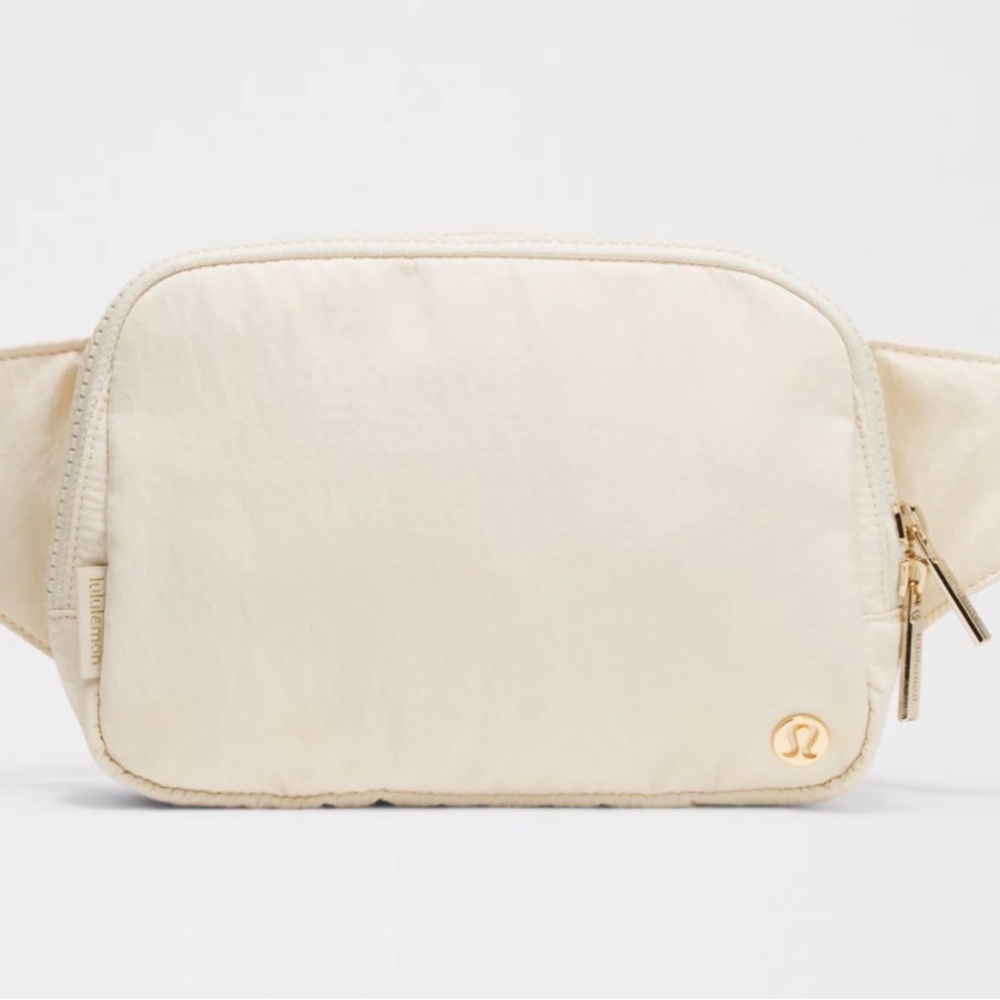 lululemon athletica 2L Everywhere Belt Bag